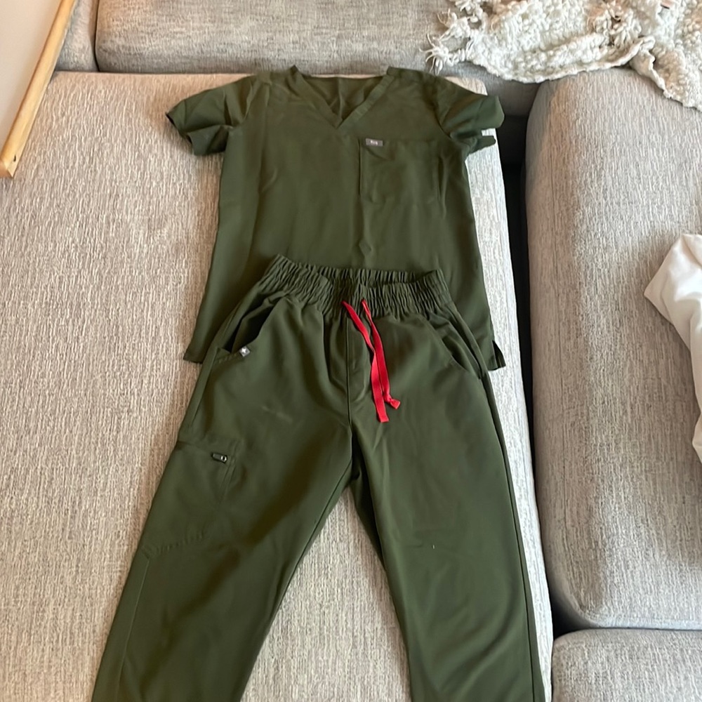 Fig scrubs limited edition color army green!